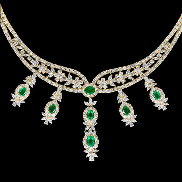 Gia Cert Natural Zambian Emerald & 95 Ct Diamond 4 Piece Set 18 Kt Yellow Gold For Sale In New York - Image 6 of 8