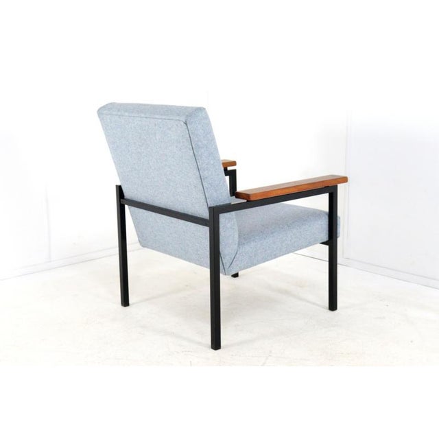 Bring a beautiful piece of Dutch design history into your home with this fully restored No. 30 armchair, designed by Gijs...