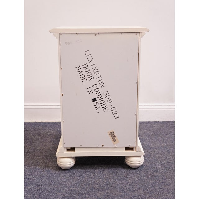 Lexington Furniture Off White Painted Traditional Victorian Style 18" Cabinet Nightstand 509-623 For Sale - Image 12 of 15