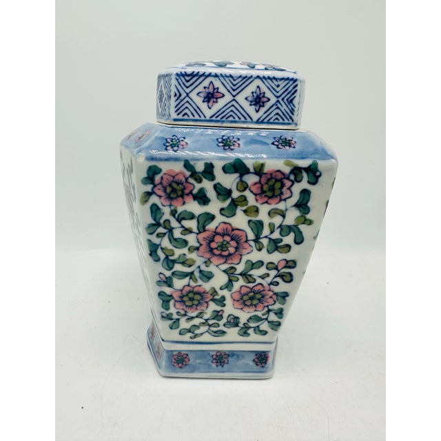Chinoiserie Lidded Vase For Sale In Greensboro - Image 6 of 8