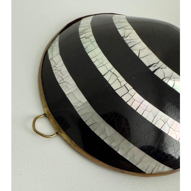 Clam Shell Box, Lacquered Shell and Abalone Inlay, 1960s For Sale In Sacramento - Image 6 of 8