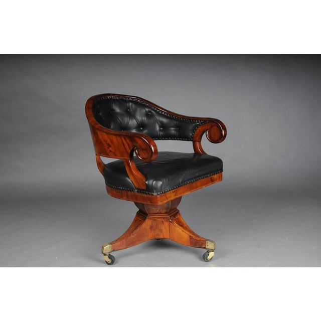 Antique English Chesterfield Captain's Desk Chair in Mahogany, 1830s For Sale - Image 9 of 18