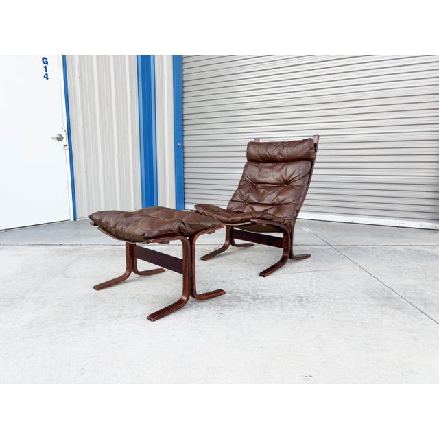 Danish Modern “Siesta” Lounge Chair & Ottoman Attributed to Ingmar Relling for Westnofa This iconic Danish Modern Siesta...