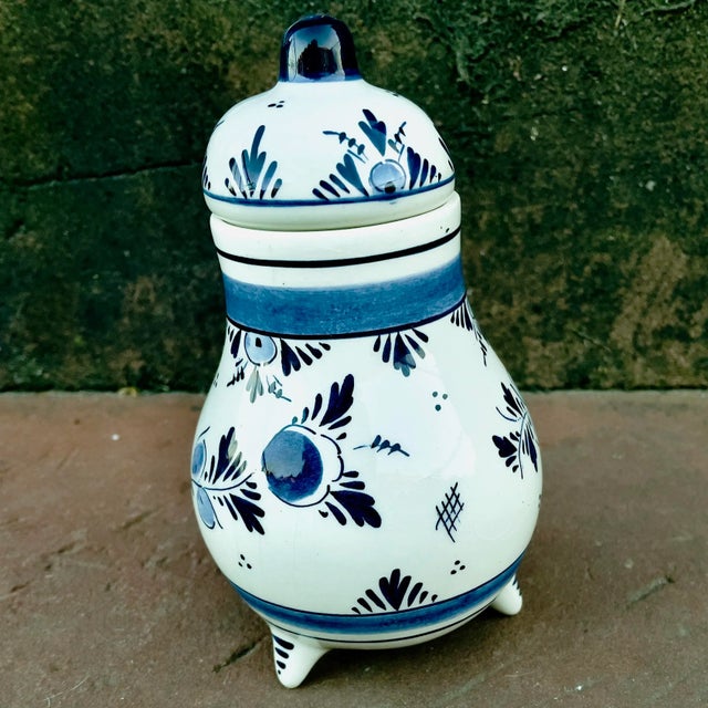 1970s Vintage 3-Footed Delft Vessel With Lid For Sale - Image 5 of 10