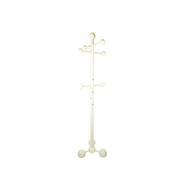 1970s Italian White Laquered Wood Coat Rack in the style of O. Borsani, 1970s For Sale - Image 5 of 16