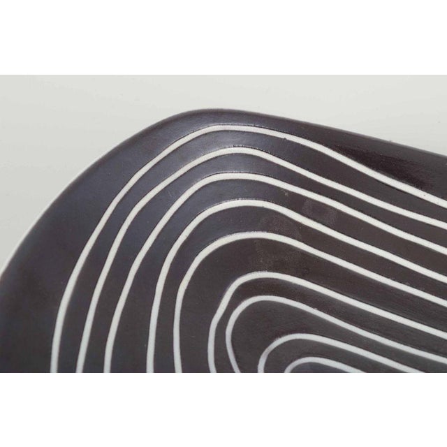 Asymmetrical Ceramic Bowl with Linear Decoration by Hjördis Oldfors for Upsala-Ekeby, 1960s For Sale - Image 3 of 5