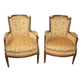Louis XVI Walnut Bergère Armchairs, Late 18th Century, Set of 2 For Sale