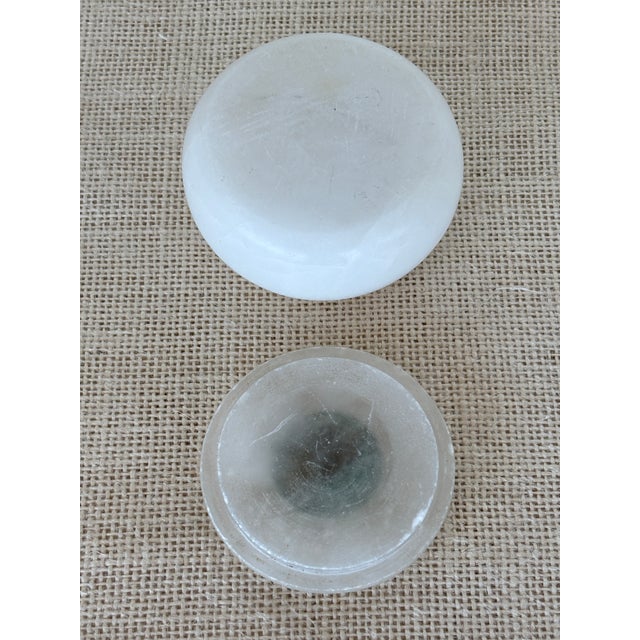Antique Micro Mosaic Grand Tour Italian Alabaster Lidded Jar / Box For Sale - Image 9 of 9