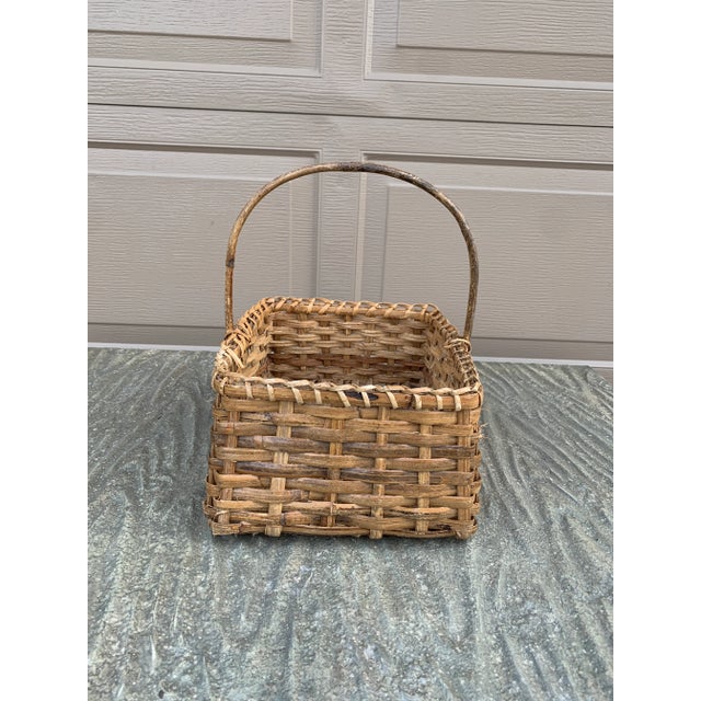 Antique Early 20th Century American Splint Oak Gathering Basket For Sale - Image 9 of 9