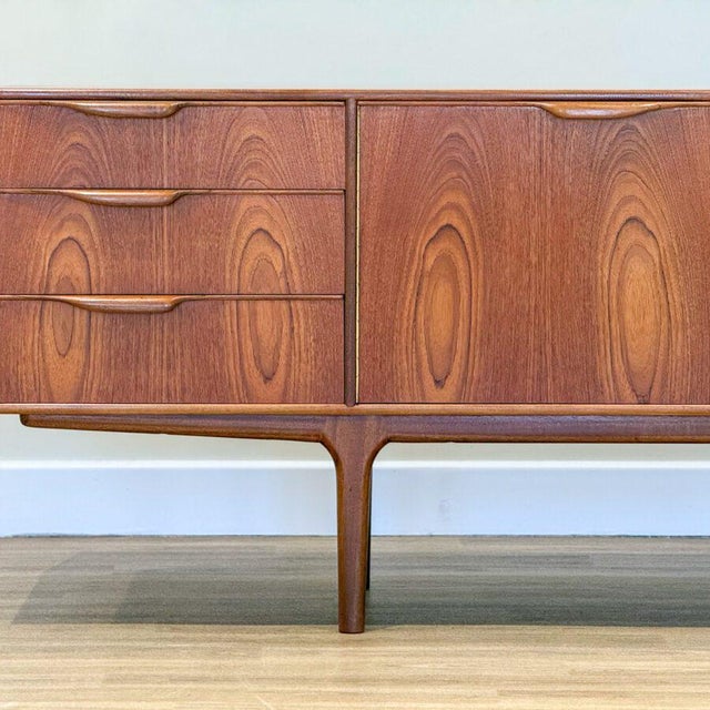Long Dunvegan Collection Sideboard from McIntosh, 1970s For Sale - Image 3 of 16