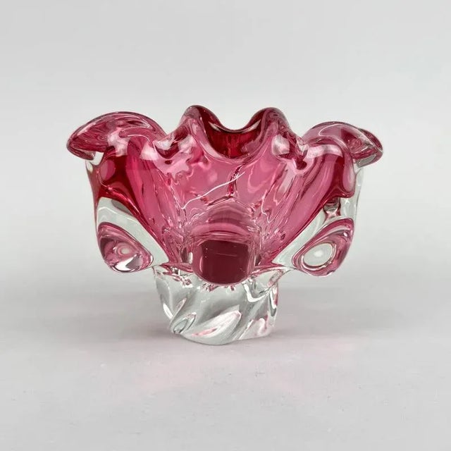 Pink Art Glass Bowl attributed to Josef Hospodka for Chribska Glassworks, Former Czechoslovakia, 1960s For Sale - Image 8 of 9