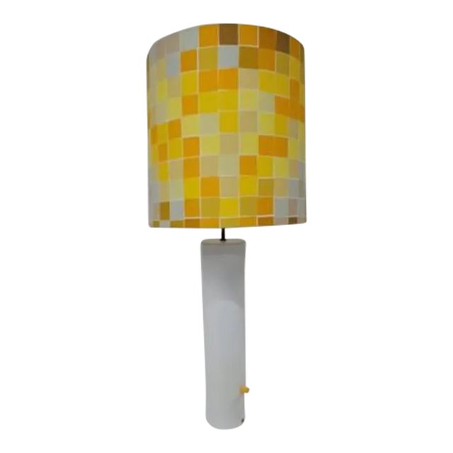 Mid Century Modern Italian White Metal Table Lamp With Cube Patterned Shade For Sale
