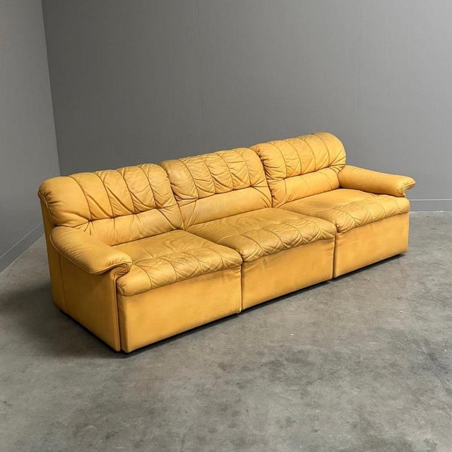 Animal Skin Yellow Leather Lounge Sofa from Laauser, 1970s For Sale - Image 7 of 16