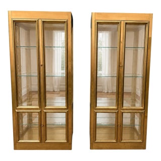 Pair of Vintage Mastercraft Brass & Glass Illuminated Display Cabinets For Sale