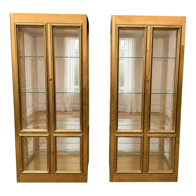 Pair of Vintage Mastercraft Brass & Glass Illuminated Display Cabinets For Sale