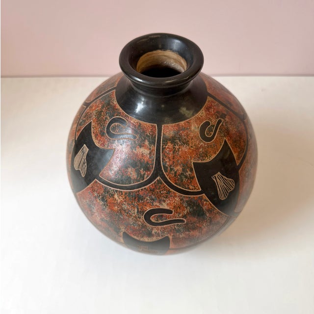 1970s Vintage Mid-Century Nicaraguan Studio Pottery Vase by Aleyda Cano For Sale - Image 5 of 7