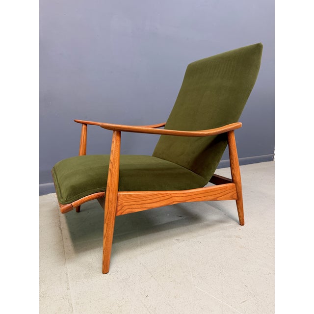 Olive Heywood-Wakefield High-Back Lounge Chair, Sculpted Oak Frame, Olive Fabric 1960s For Sale - Image 8 of 10