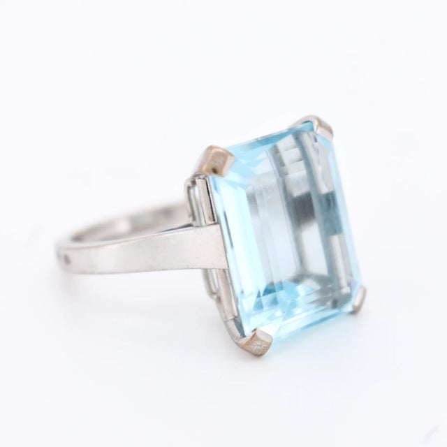 Vintage Cocktail Ring 18K Gold and Aquamarine, Size 5.75 For Sale - Image 6 of 8