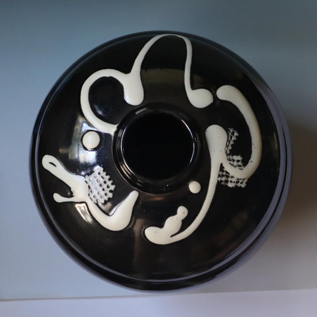 Large Signed Black and White Abstract Studio Pottery Vase For Sale - Image 4 of 8