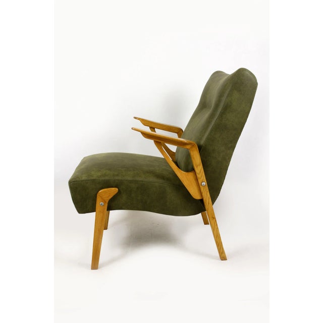 – A unique armchair from the mid 1960s – Made of ash wood – Feature spring mattresses – The armchair has been completely...