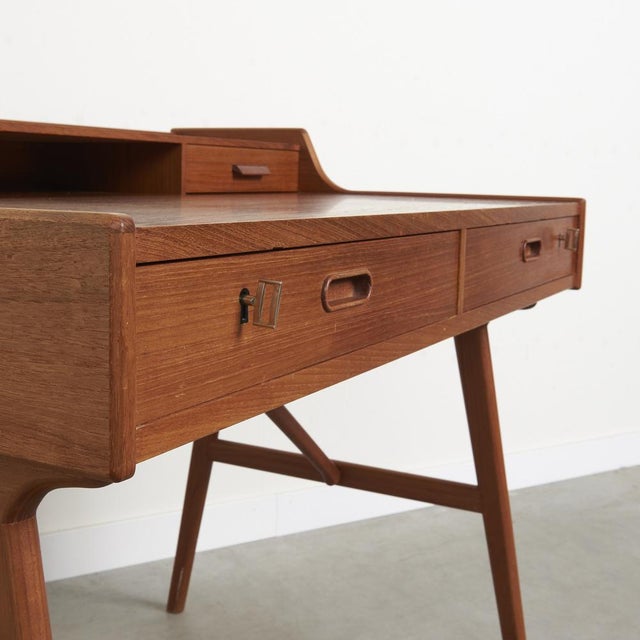 Model 64 Writing Desk in Teak by Arne Wahl Iversen for Vinde Møbelfabrik, Denmark, 1960s For Sale - Image 6 of 14
