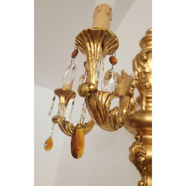 Antique Florentine Wall Lamp in Wood and Hand-Carved Gilded in Gold Leaf with Crystal Pendants, Italy, 1950s For Sale - Image 10 of 18