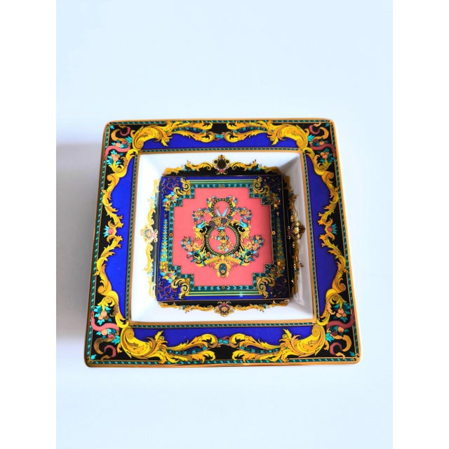 Blue 1990s Rosenthal Versace Le Rei Soleil Porcelain Plate For Sale - Image 8 of 10