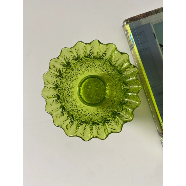 1950s L.E. Smith Daisy and Buttons Ruffled Bowl For Sale - Image 4 of 5