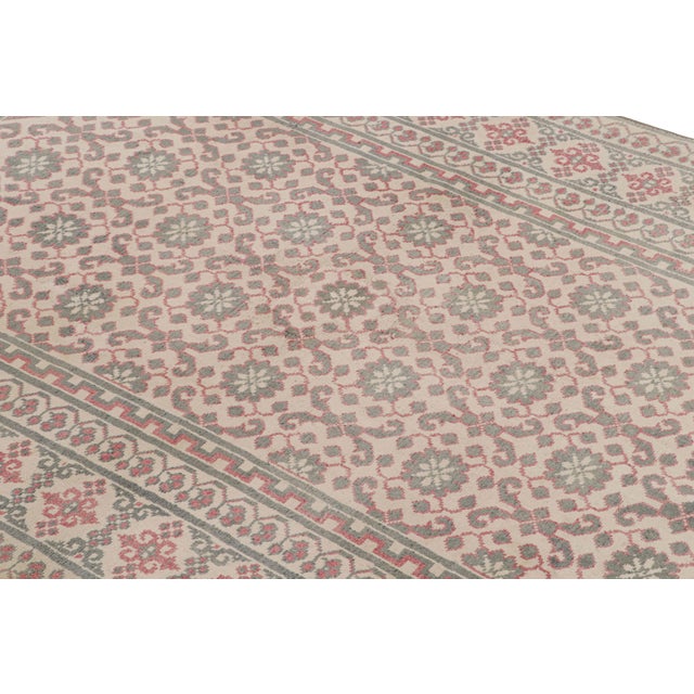 Hand-knotted wool, originating from India circa 1920-1930, a 4x7 particularly rare piece from this period, both in its...