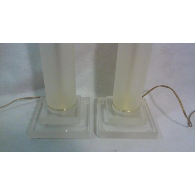 Mid-Century Modern Karl Springer Attributed Lamps Lucite Column Table Lamps Hollywood Regency For Sale - Image 3 of 9
