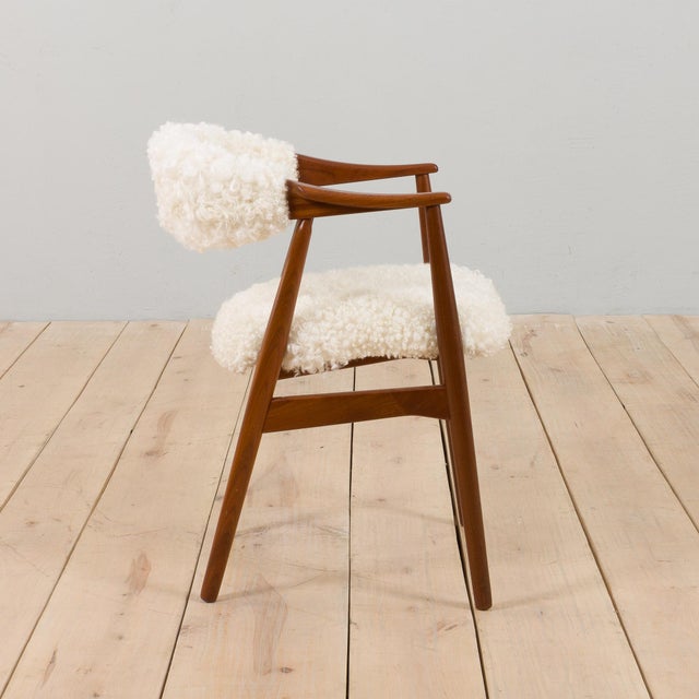 Farstrup Teak Chair in Natural Sheepskin Upholstery by Th. Herlev for Farstrup Møbler, 1960s For Sale - Image 12 of 14