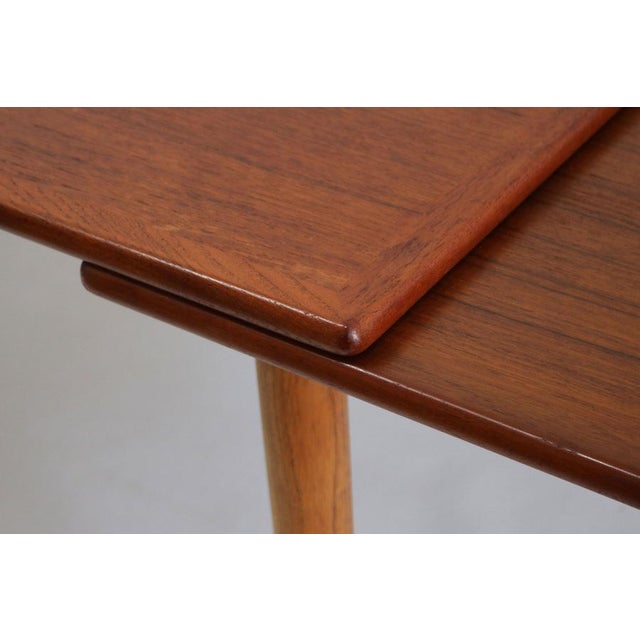 Large Extendable AT-312 Dining Table in Teak and Oak by Hans J. Wegner for Andreas Tuck, 1950 For Sale - Image 11 of 14