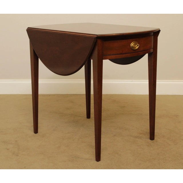Kittinger Williamsburg Adaptation Mahogany Hepplewhite Drop Leaf Pembroke Table For Sale In Philadelphia - Image 6 of 13