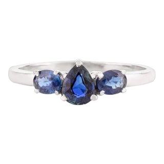 14k White Gold Three Stone Royal Blue Sapphire Ring Size 7 For Sale