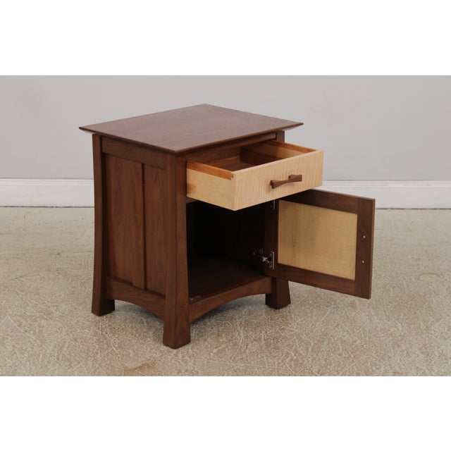 1980s Pair of Studio Crafted Tiger Maple & Walnut Nightstands For Sale - Image 5 of 14