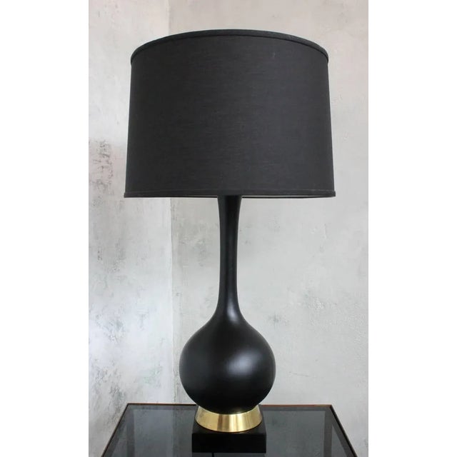 American Mid-Century Black Ceramic Table Lamp With Brass and Wood Base, 1960s For Sale - Image 4 of 10