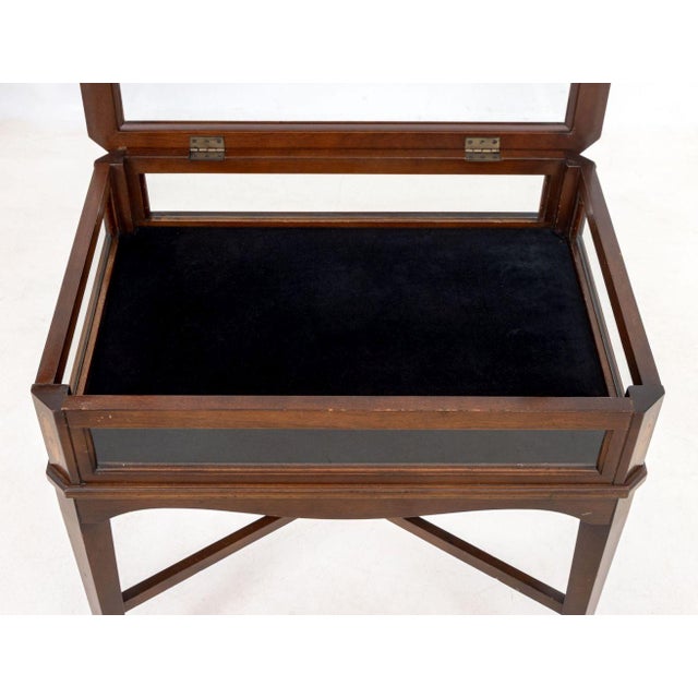 Mid 20th Century Regency Style Mahogany Display Table For Sale In New York - Image 6 of 7