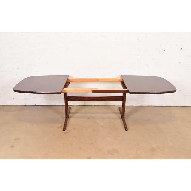 Skovby Danish Modern Sculpted Rosewood Extension Dining Table, Newly Refinished For Sale In South Bend - Image 6 of 14