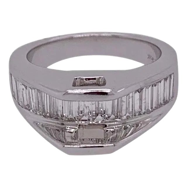 14 Karat White Gold Ring Wedding Band With Diamond Baguettes For Sale
