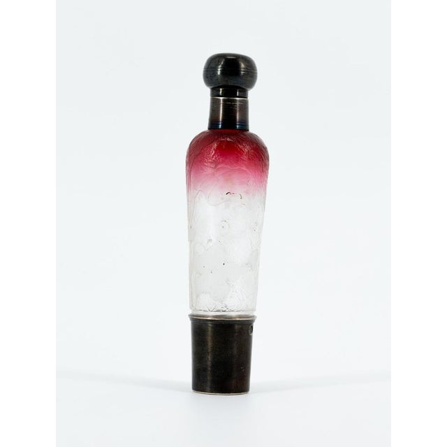 Art Nouveau Nancy Perfume Bottle in Polychrome Etched Glass with Full Silver Mount from Daum, 1890s For Sale - Image 4 of 11