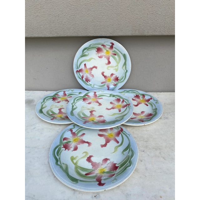 French Majolica orchid plate signed Keller and Guerin saint clement, circa 1900.