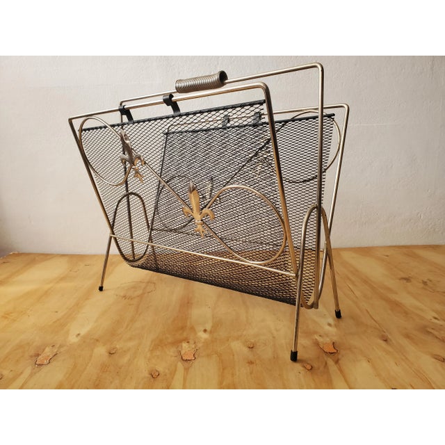 1960s Mid Century Steel Mesh Magazine Rack with Fleur De Lis Motif For Sale In Rochester - Image 6 of 11