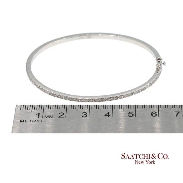 18k 750 Solid White Gold Brilliant Cut Natural Diamond Bangle Bracelet For Sale - Image 9 of 10