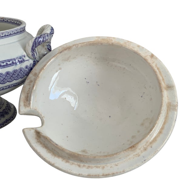 18th-Century Greiner Thuringian Hand-Painted Porcelain Covered Vessel, Germany For Sale - Image 11 of 18