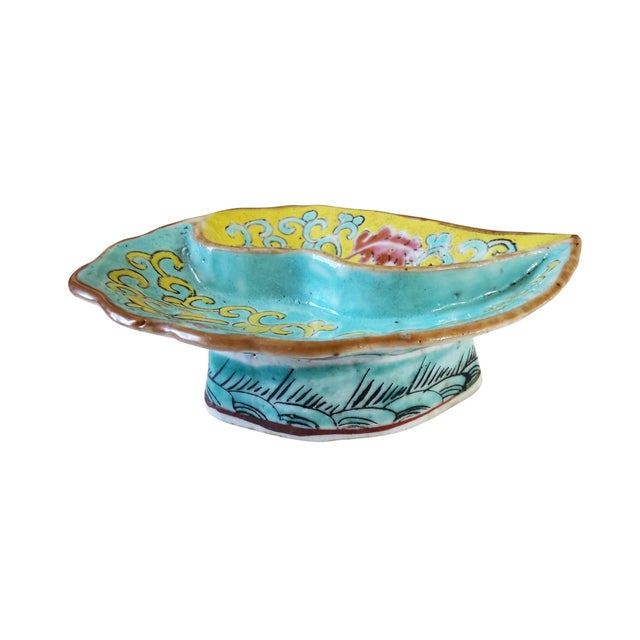 Ceramic 19th-Century Qing Dynasty Porcelain Treasure, Leaf-Shaped Divided Dish For Sale - Image 7 of 9