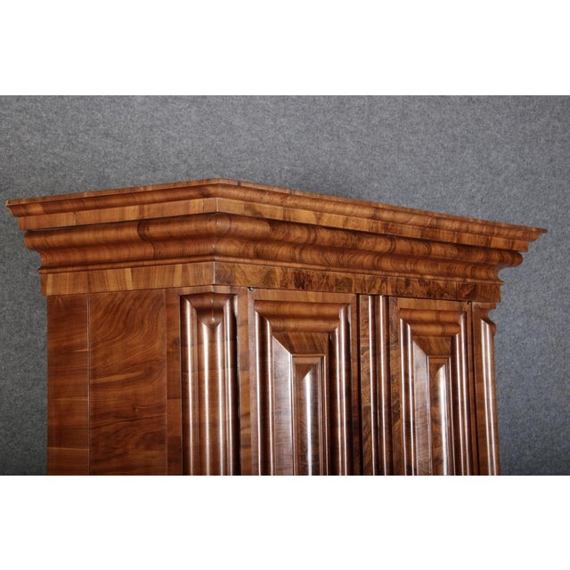 Antique Baroque Corner Cabinet in Walnut, 1730 For Sale - Image 13 of 18