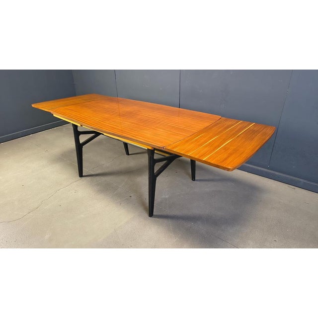 Mid-Century Modern Italian Extendable Dining Table, 1950s For Sale - Image 10 of 11