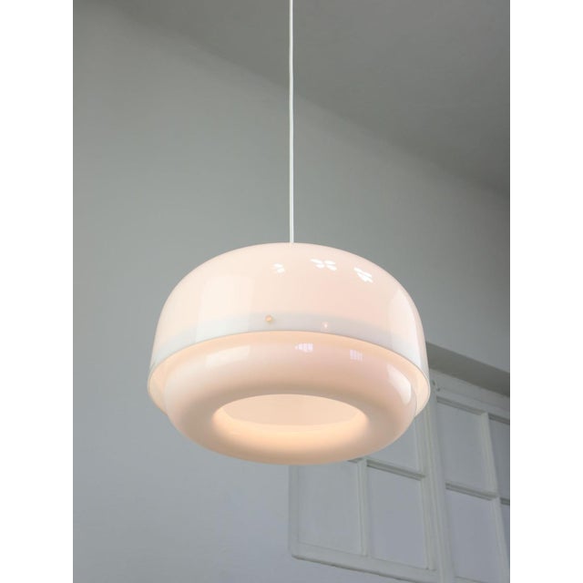 Mid-Century Modern Italian White Medusa Pendant by Luigi Massoni for Guzzini, 1970s For Sale - Image 3 of 18