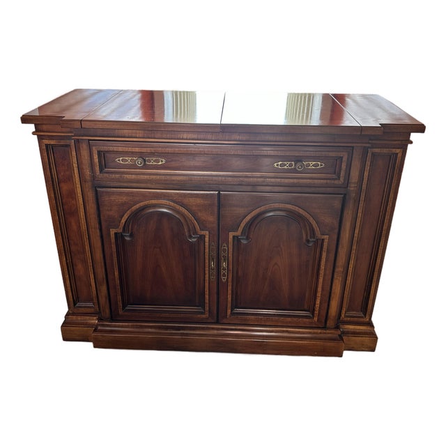1970s Vintage Bernhardt Hibriten Expandable Pecan & Oak Flip-Top Server For Sale