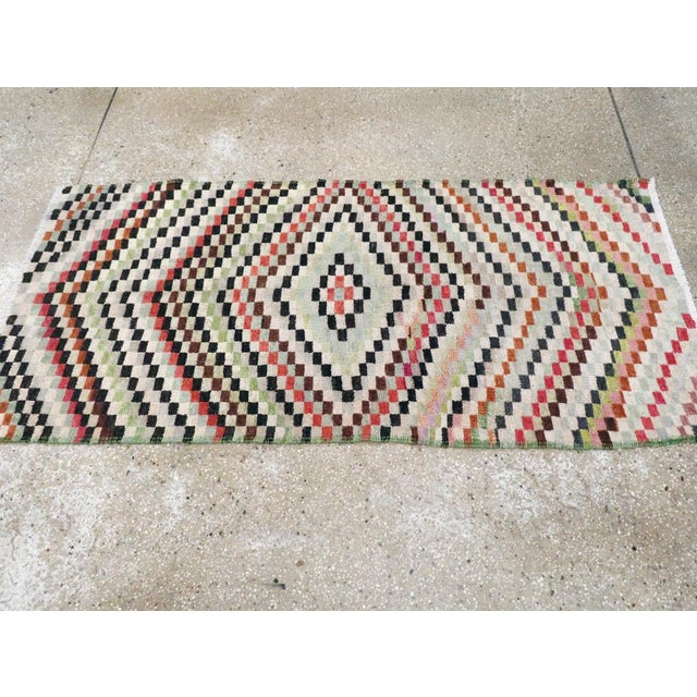 Galerie Shabab Collection Mid-20th Century Turkish Art Deco Style Anatolian Rug For Sale In New York - Image 6 of 10